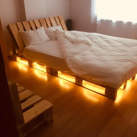 A Single In Home, одноместная комната в доме, Simple, Habitación Individual Отель типа 
